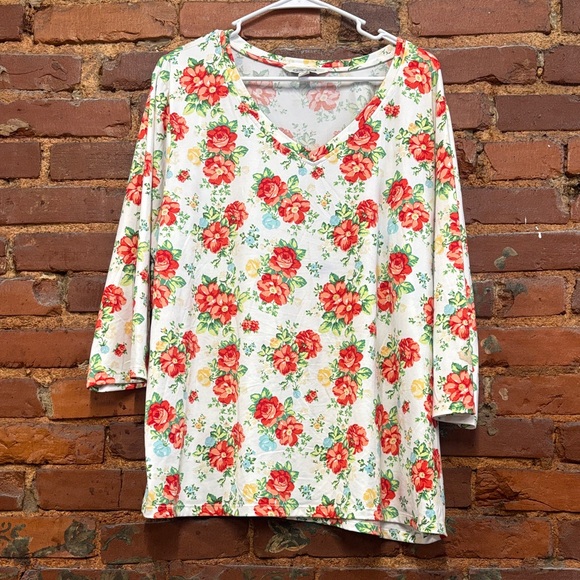 The Pioneer Woman Tops - The Pioneer Woman Red Floral V-Neck Quarter Sleeve Blouse Very Soft Size XXL